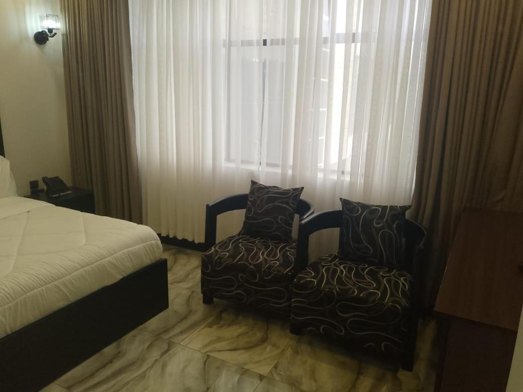 Water Pavilion Hotel Keroka Extérieur photo