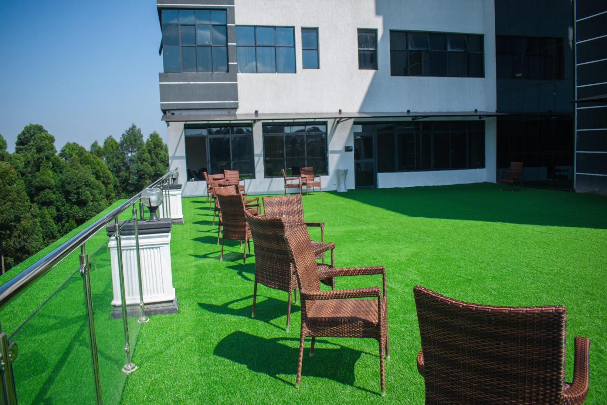 Water Pavilion Hotel Keroka Extérieur photo