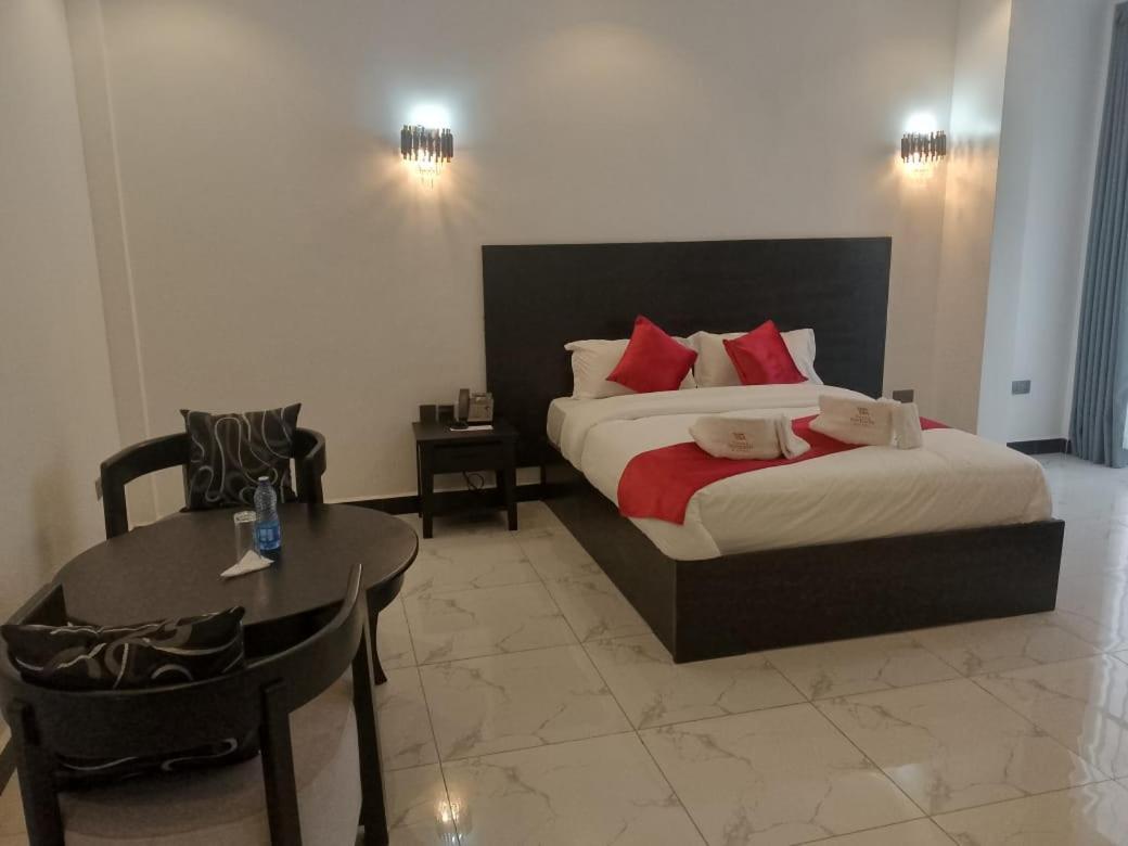 Water Pavilion Hotel Keroka Extérieur photo