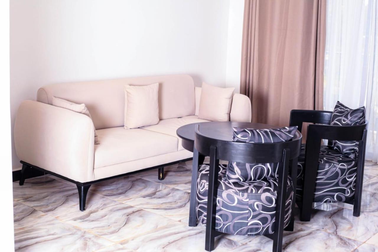 Water Pavilion Hotel Keroka Extérieur photo